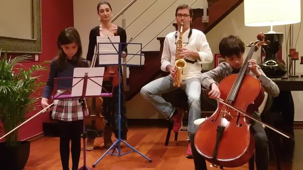 Imagem de Aos Nossos Heróis - Família Braz da Silva - Song From a Secret Garden