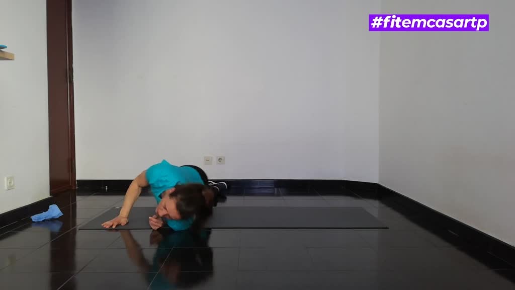Imagem de Fit em Casa: Treino Funcional para Crian - Madalena Carvalho: Anda, salta, rebola... brinca!