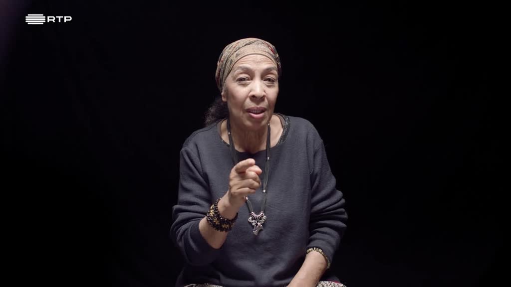 Imagem de Quem Conta Um Conto? - Olinda Beja - A Velha e a Galinha