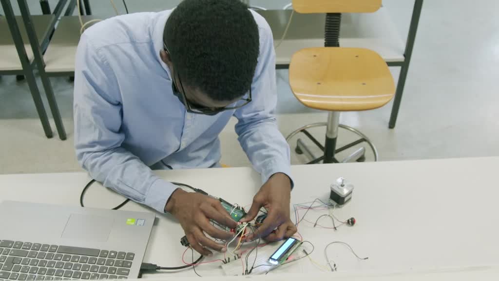 Imagem de PROMOVE. O Futuro do Interior - SelfMed: Automatic pills dispenser device, vencedor do Programa Promove na 2ª edição, em 2019