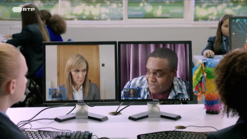 Imagem de Muito Fora