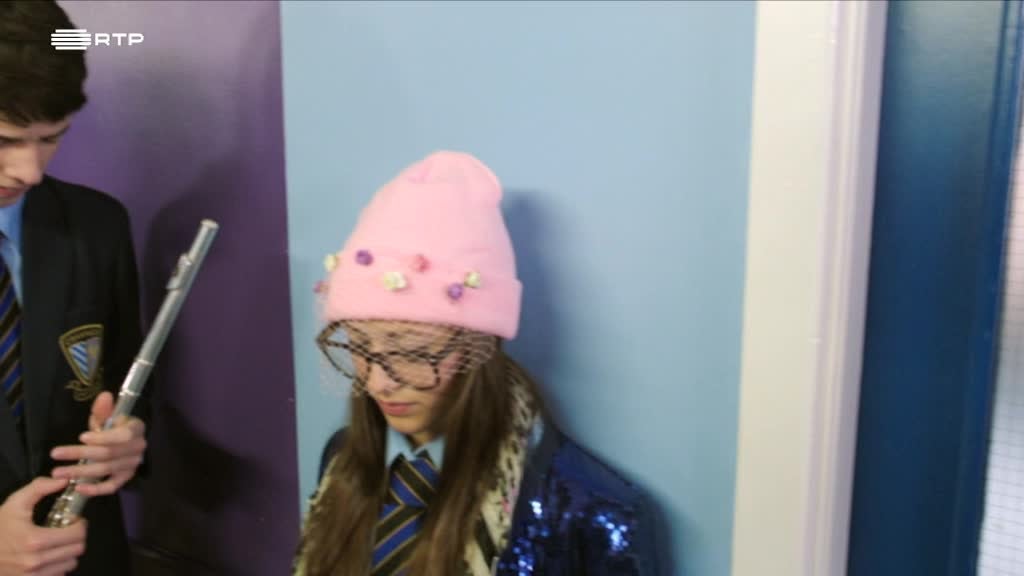 Imagem de Muito Fora