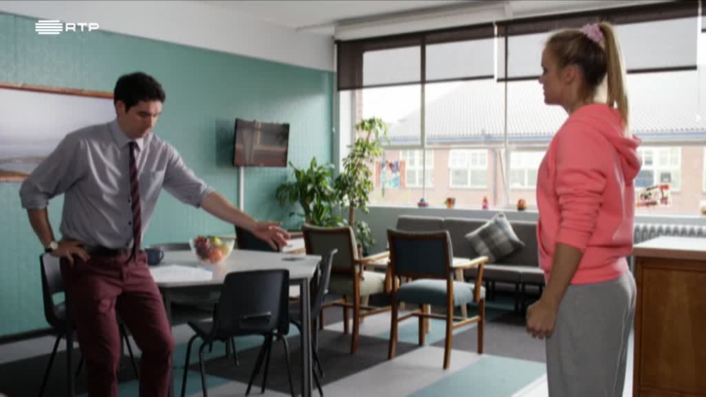 Imagem de Muito Fora