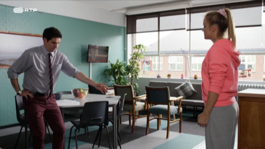 Imagem de Muito Fora