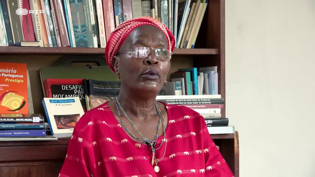 Imagem de Fora de Cena - "A Demissão do Sô Ministro" & "NKatikuloni"