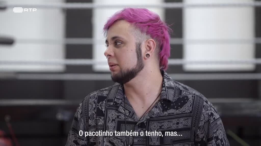 Porque é que não te metes com alguém do teu tamanho?