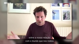 James Suzman autor de «Trabalho: Uma História de Como Utilizamos o Nosso Tempo» Issa Watanabe autora de «Migrantes»
