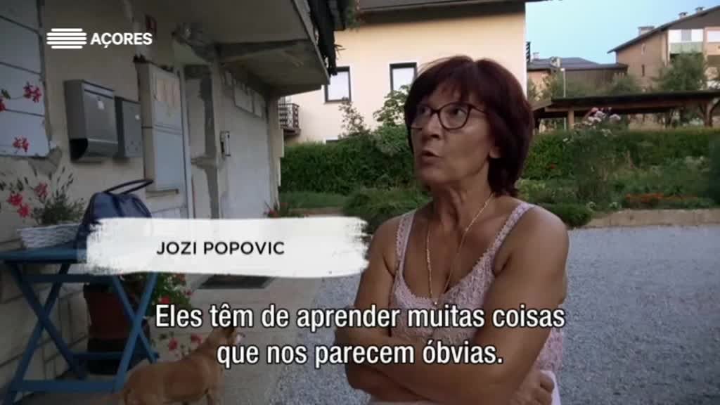 Imagem de Novos Vizinhos - Branko in Atifa