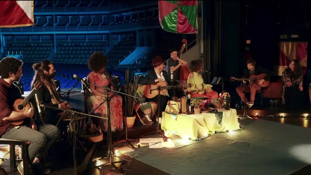 Imagem de Rua das Pretas Coliseu - Maria João