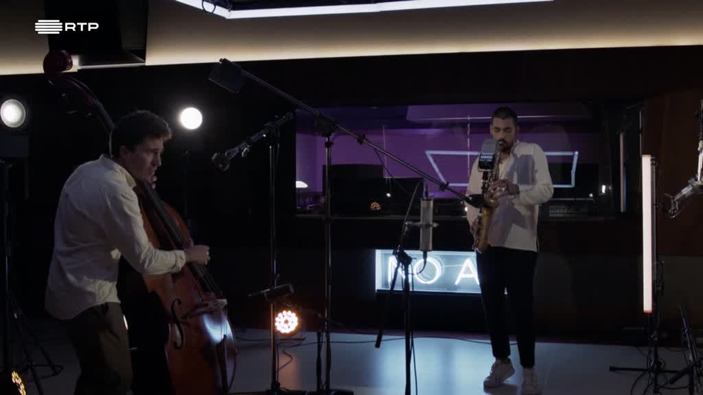 Imagem de No Ar - Ricardo Toscano