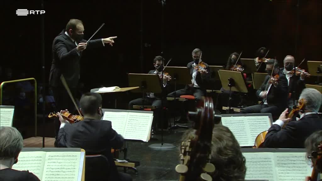 Imagem de Maria João Pires Toca Beethoven com Orq