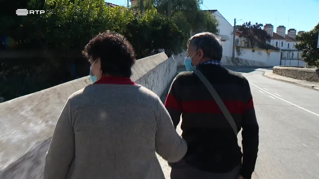 Imagem de Linha da Frente - À Espera de Vez