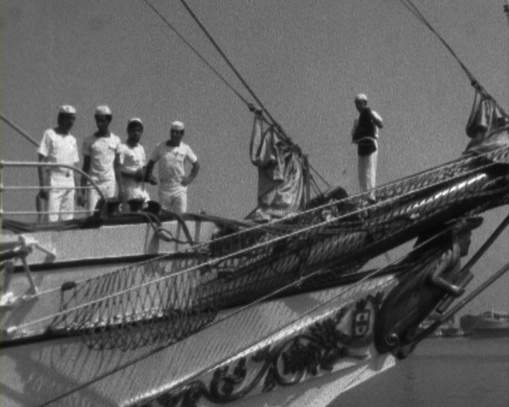 Partida do navio escola Sagres