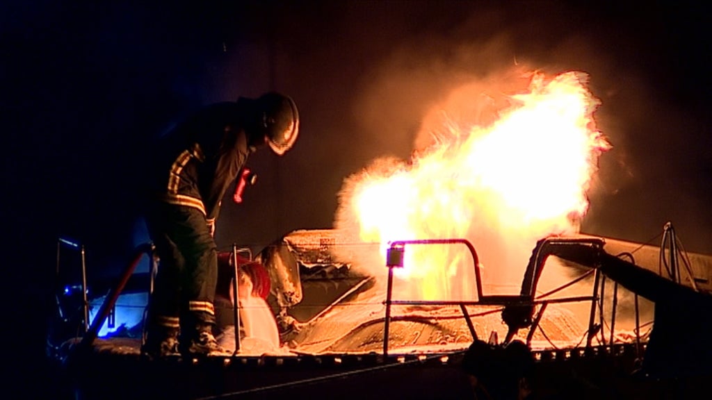 Incêndio na doca do Bom Sucesso em Lisboa