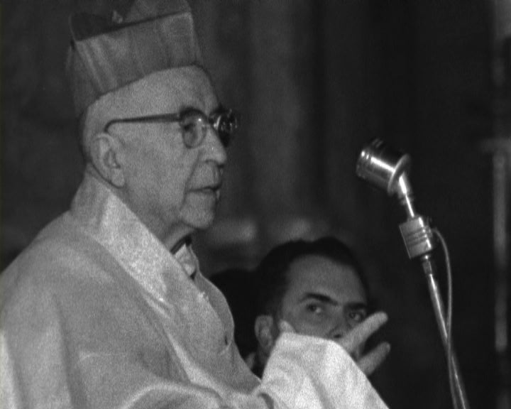 Celebração de missa pela paz no mundo