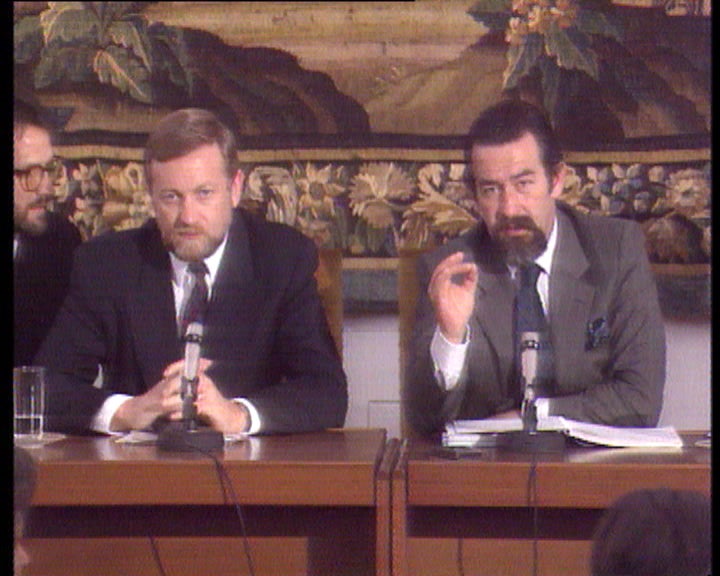 Visita de Gareth Evans a Lisboa