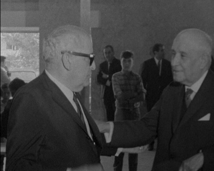 Salazar internado no Hospital da Cruz Vermelha