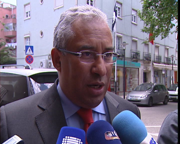 António Costa cancela obras públicas