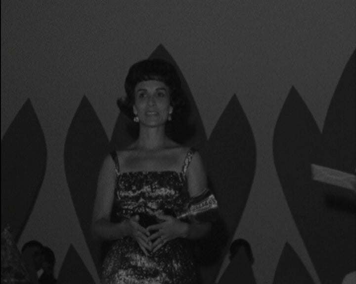 Coroação do rei e rainha da Rádio de Angola