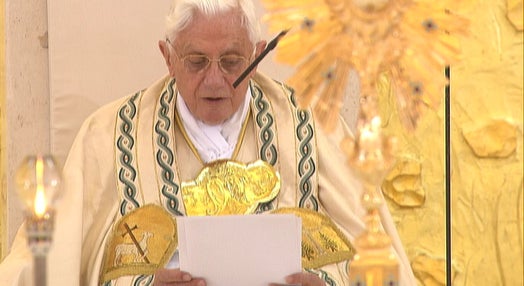 Papa Bento XVI na Igreja da Santíssima Trindade