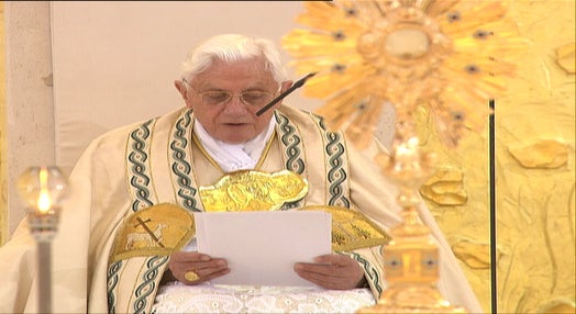 Papa Bento XVI na Igreja da Santíssima Trindade