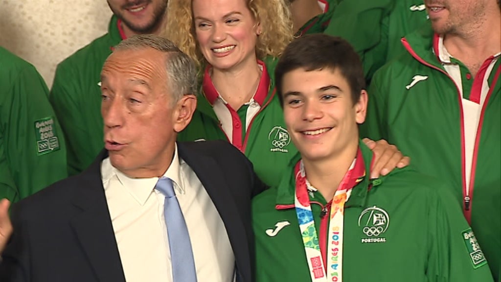 Futebol: Seleção Nacional Sub-19 condecorada