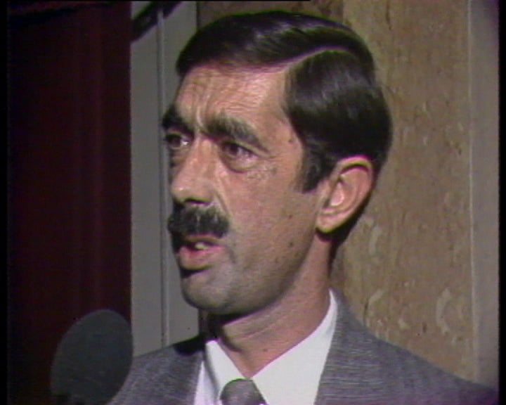 Reacções de deputados ao OE