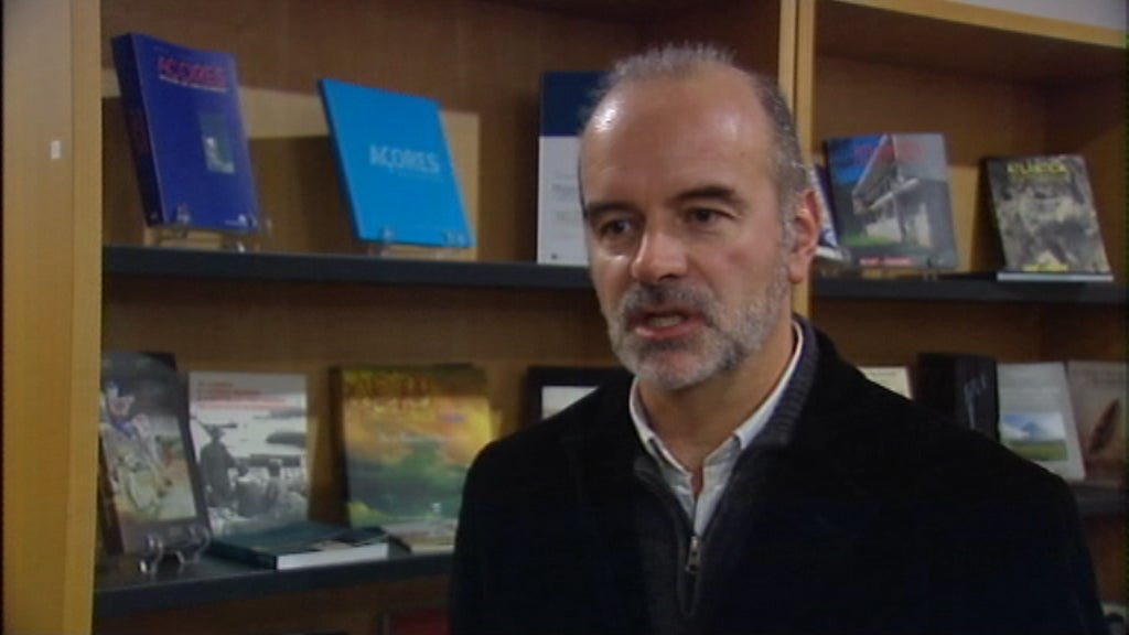 Livro sobre o povoamento do Pico