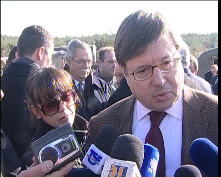 Falta de meios para limpar a neve