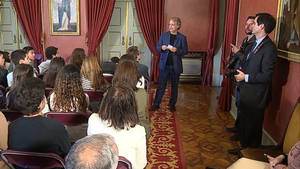 Mia Couto elogia Marcelo Rebelo de Sousa