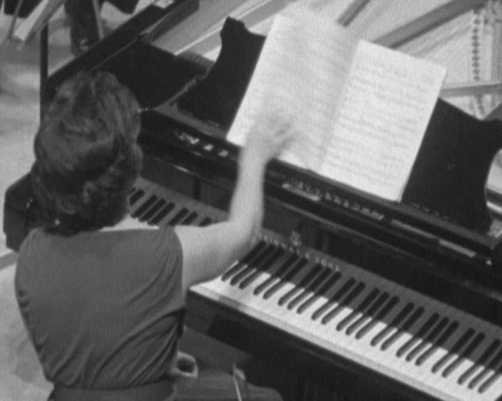 Concurso para dois pianos no teatro São Luiz