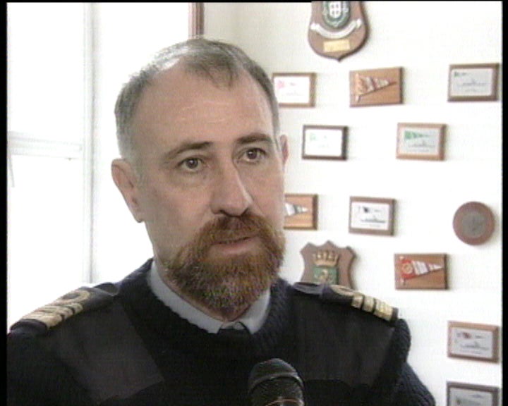 Navio encalhado em Viana do Castelo