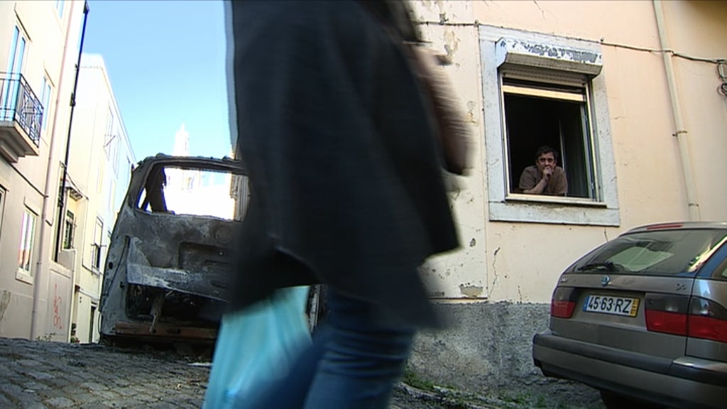 Carros incendiados em Lisboa