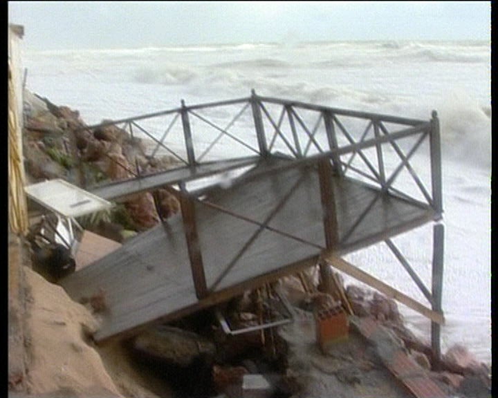 Erosão na Praia de Faro