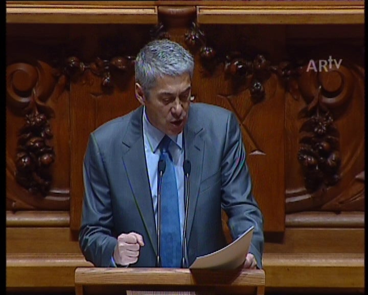 Esquerda rejeita referendo sobre casamentos  homossexuais