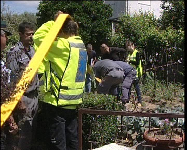 Idoso cai a um poço