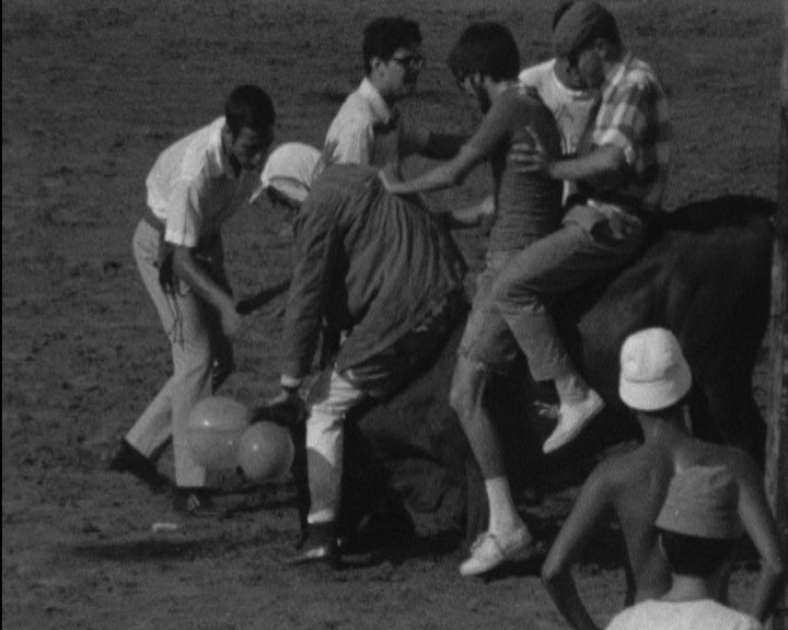 Garraiada universitária em Luanda