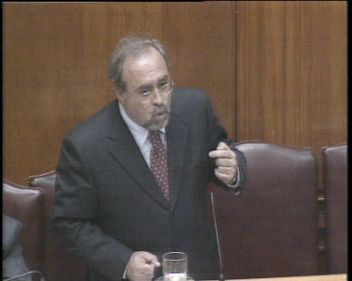 Ministro da Agricultura admite vacinação contra febre aftosa