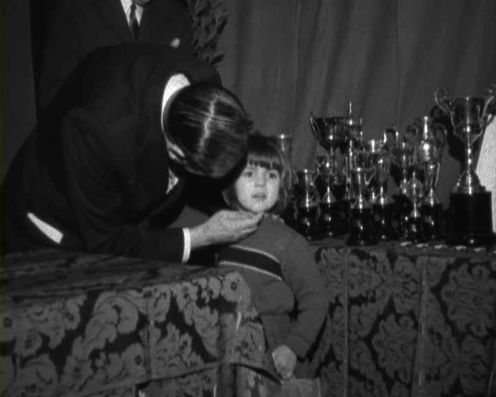 Visita de Afonso Marchueta ao Clube Recreativo dos Anjos