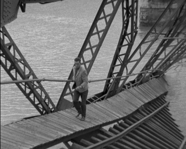 Destruição da Ponte Ferroviária do Seixal