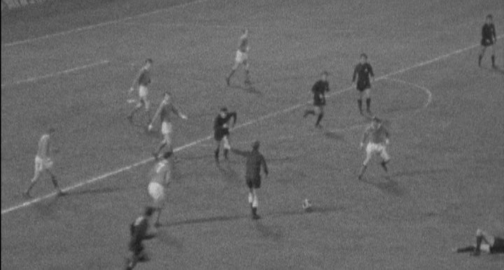 Futebol: Académica de Coimbra vs Manchester City – RTP Arquivos