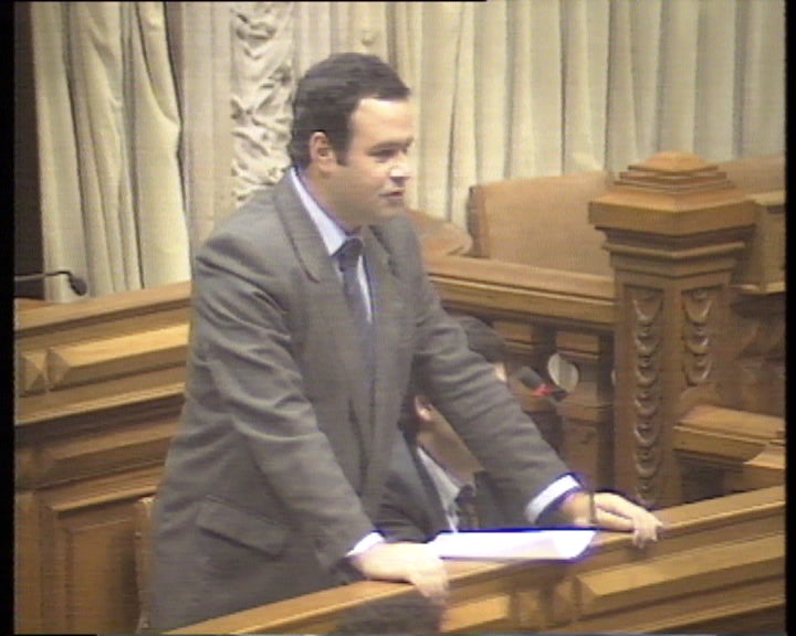 Debate sobre a poluição dos rios