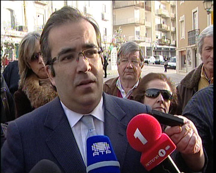 Candidatos à liderança do PSD sobre o PEC