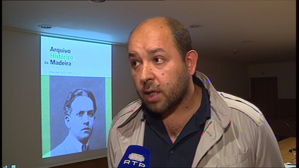 Revista Arquivo Histórico da Madeira em suporte digital