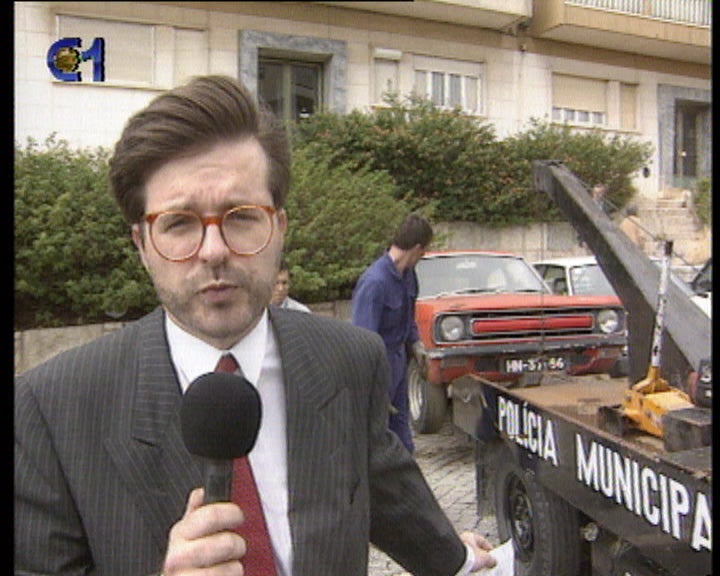 Carros abandonados em Lisboa