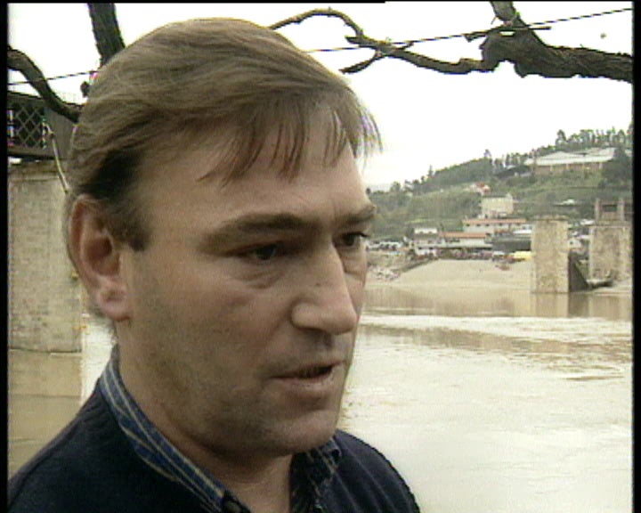 Inspecção aos pilares da ponte Hintze Ribeiro