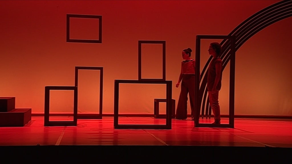 Peça de teatro “Toda a Gente e Ninguém”