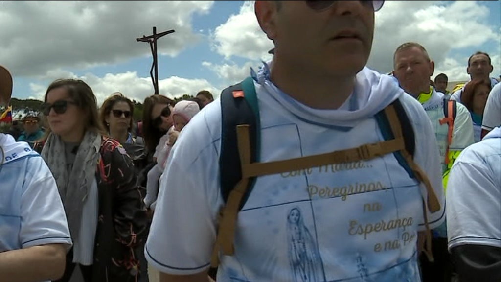 Peregrinos chegam a Fátima