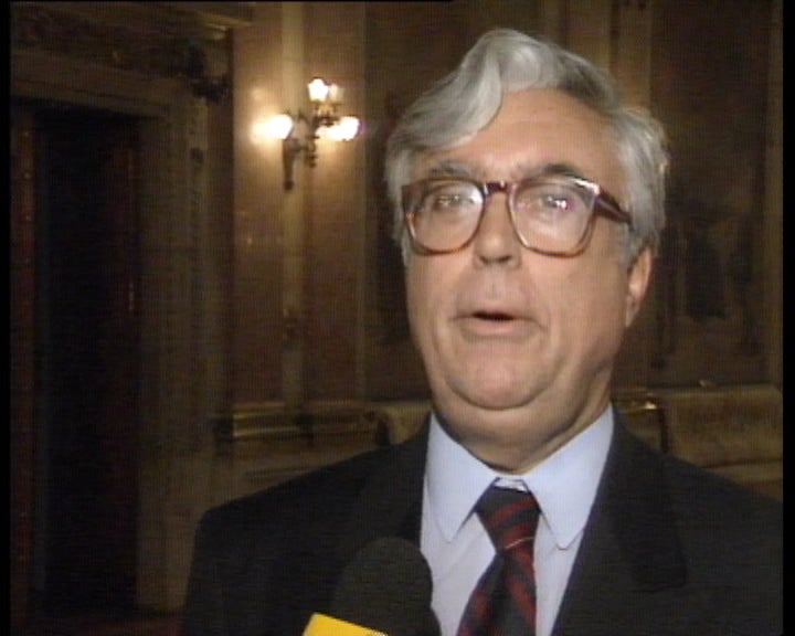 Reações dos partidos à crise institucional