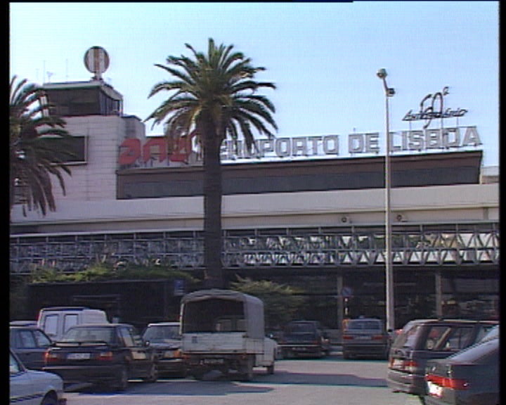 Avião russo com produtos indonésios poderá aterrar em Lisboa